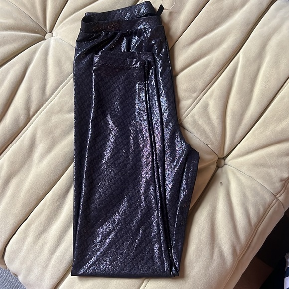 SKIMS Logo Mesh Foil Legging Onyx size L NWT - Picture 9 of 10